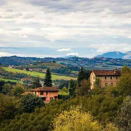 Charming Barolo Wine Loft Guest house Monforte D'Alba