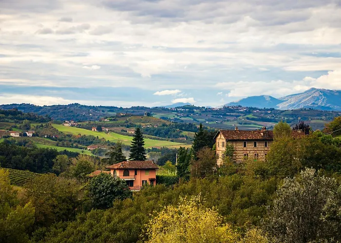 Charming Barolo Wine Loft Gasthuis Monforte dʼAlba